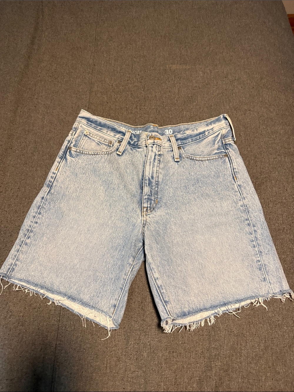J.Crew mid-length short, EUC, 30